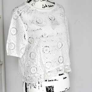 Abercrombie & Fitch Women’s White Eyelet Blouse LARGE Button Down Short Sleeves